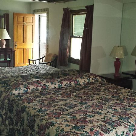 Wheeling Olde Court Inn מראה חיצוני תמונה