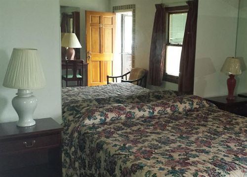 Wheeling Olde Court Inn מראה חיצוני תמונה